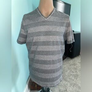 Men’s Large‎ Michael Kors V neck T-Shirt